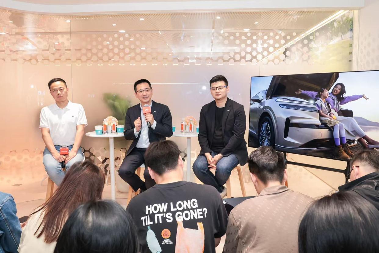 蔚来秦力洪:增程式混动并不省成本,纯电+换电才是“最优解”