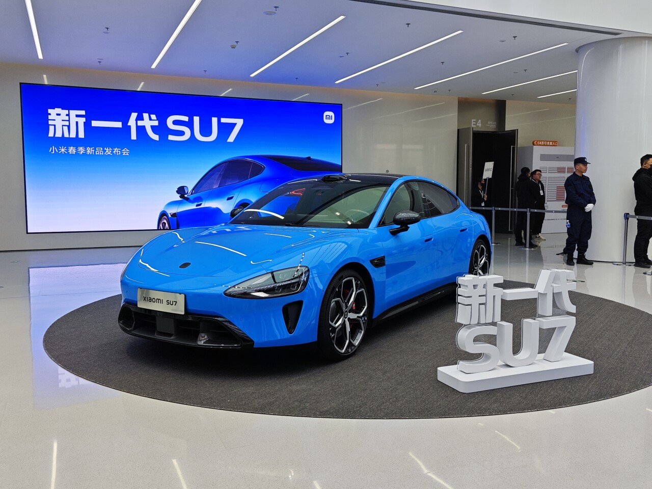 21.99万起，新一代SU7上市！这次小米不想只当「性价比屠夫」TA说
