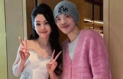 向佐片场探班郭碧婷，向佐又帅了，郭碧婷状态更漂亮，颜值绝了