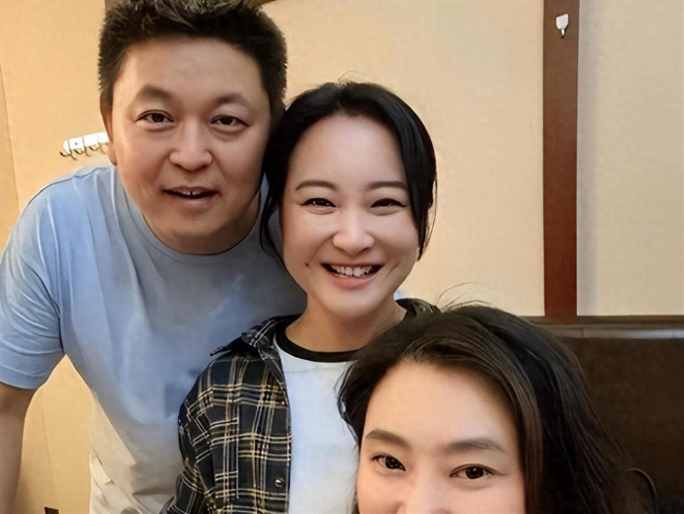 摊牌了！解散公司退出春晚的贾玲，撕下了内娱仅剩不多的体面.