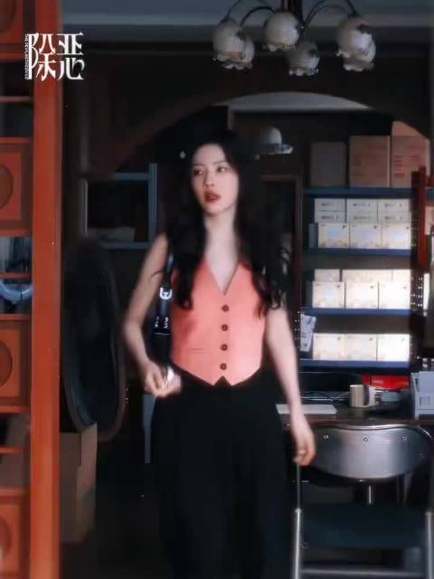 张小斐首演职场大女主，正午阳光新剧《欢乐颂》编剧执笔