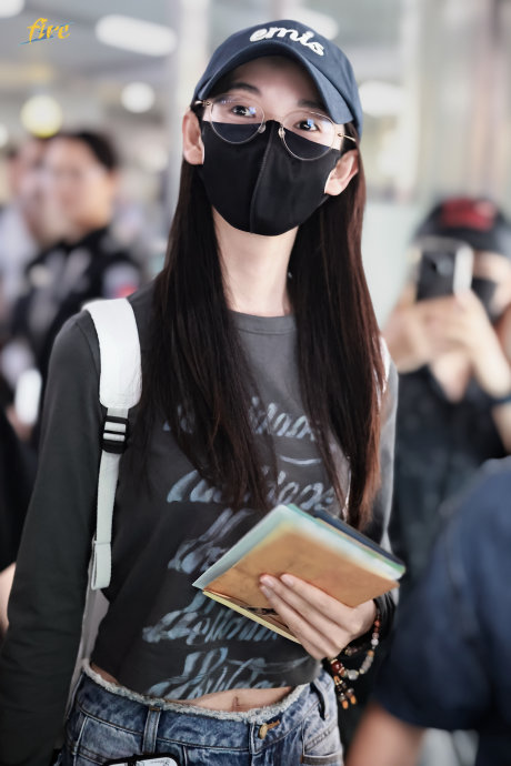 陈瑶浪姐结束离长 大批粉丝温柔送机