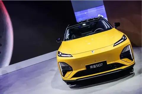 深蓝S07如何用华为乾昆智驾重构15万级市场认知?