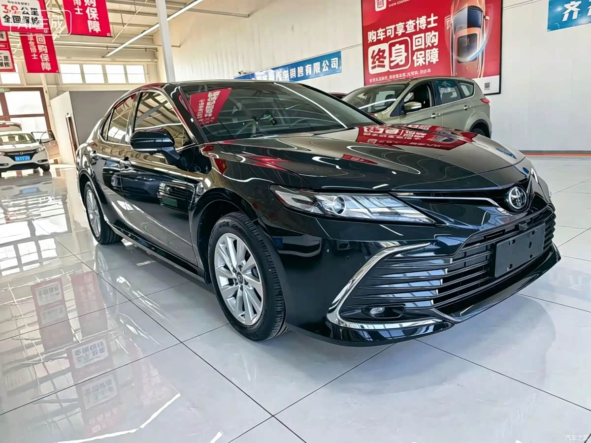 丰田凯美瑞 2021 款 2.0G 豪华版 表显 4.8 万公里 售价 11.50 万