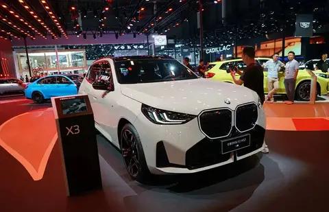 2025成都车展:搭载3.0T+48V 宝马X3 M50售59.99万起