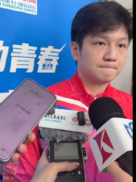 真正的有颜值不惧任何发型，不过樊振东这是被风吹成这样的？