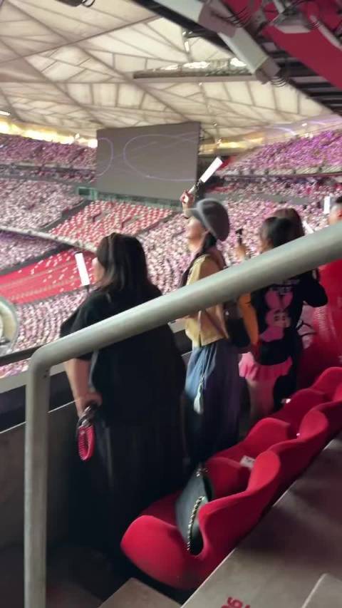周杰伦演唱会众星云集，马龙夫妇等名人到场