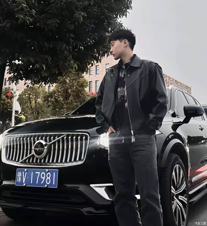 移动的极简主义空间:沃尔沃XC90的职业伴侣视角