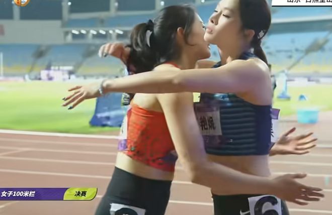 别看不惯吴艳妮，这就是实力！