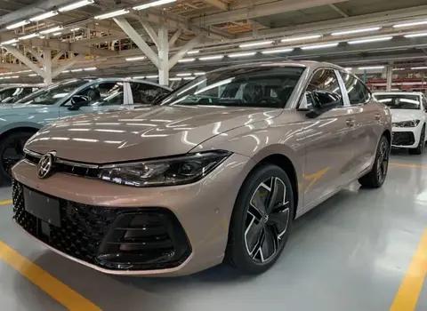 全新一代帕萨特B9实车现身，长超5米配1.5T/2.0T动力，搭大疆智驾