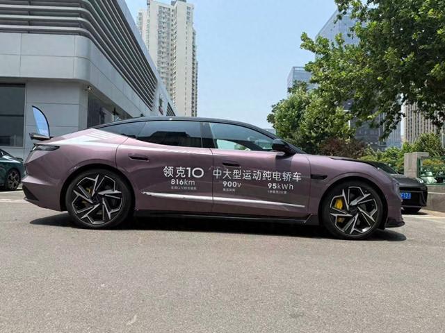 弯道之王领克10全能纯电运动轿跑 16.99万起重塑性能家用新标杆