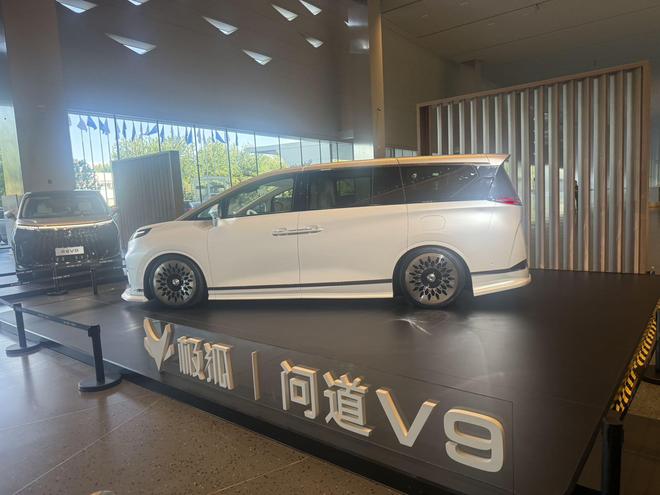 极狐问道V9落子MPV 北汽开启高端重构棋局|底盘|mpv|新能源_订阅