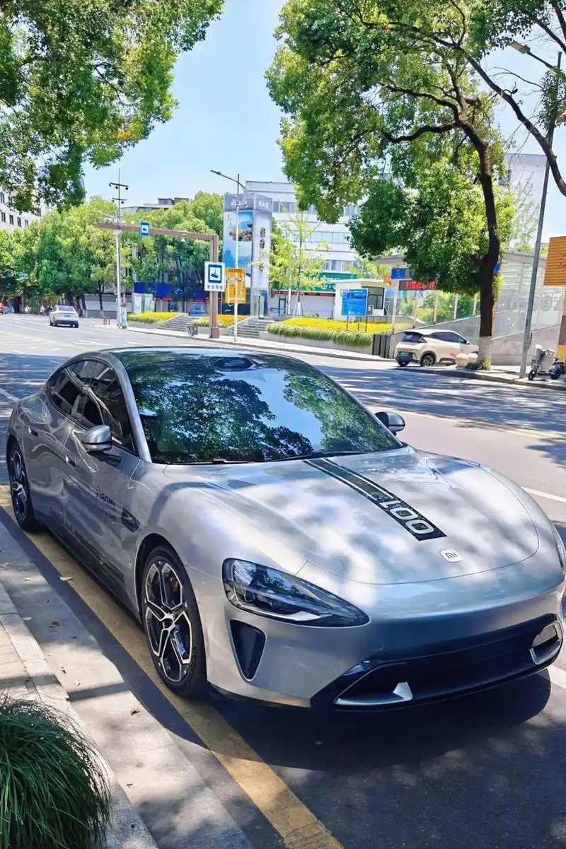 广州高校禁止小米汽车入校！车主怒：特斯拉能进，小米为啥不行？