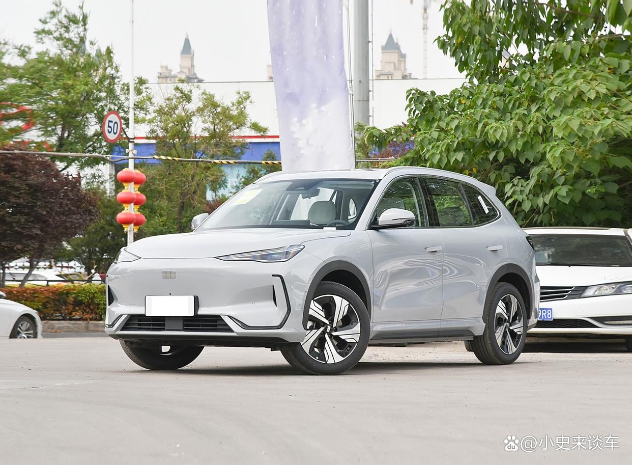 吉利银河E5正式上市,11.28万起,大尺寸车身外观时尚,续航530Km