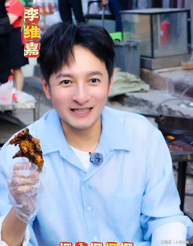 感恩过往，48岁李维嘉含泪回忆往事，靠谢娜才走出当年困境