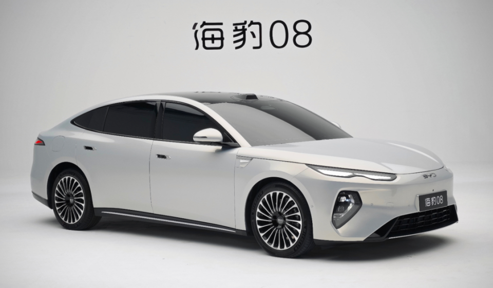 全球第一!比亚迪海豹08，充电5分钟能跑800里，四驱顶配居然才25万