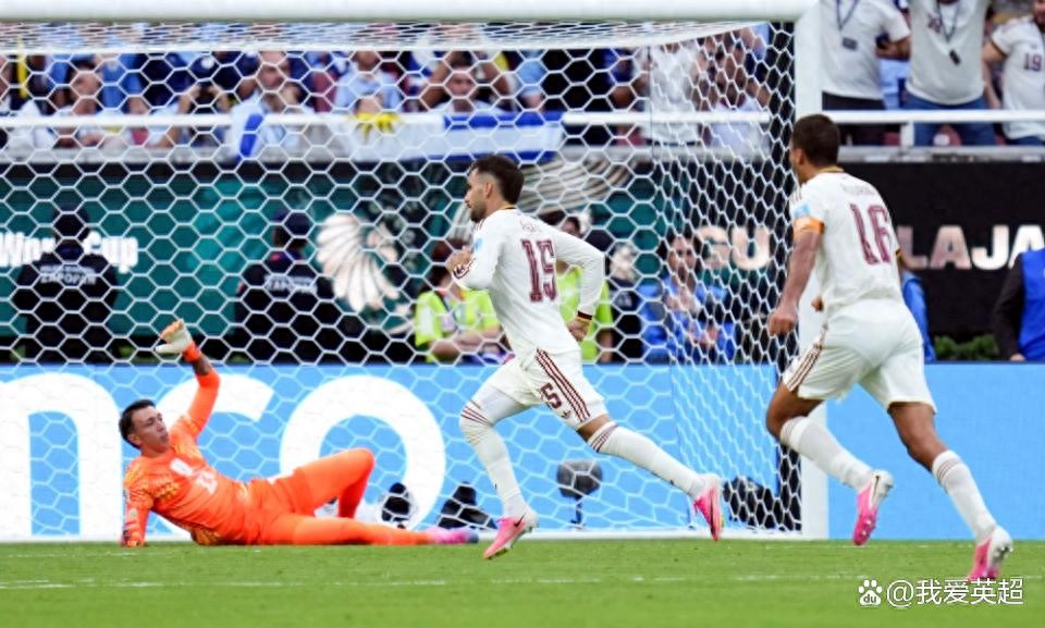 西班牙1-0送乌拉圭出局!头名出线避开阿根廷 卡诺比奥废人染红