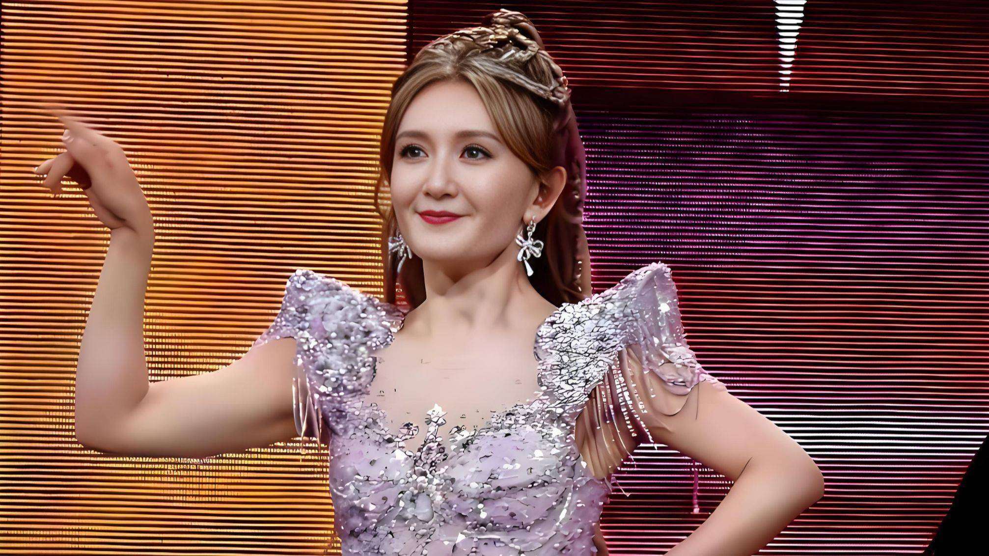谢娜跨界演唱会爆火引争议上座率打脸唱衰者快乐派对模式成新趋势