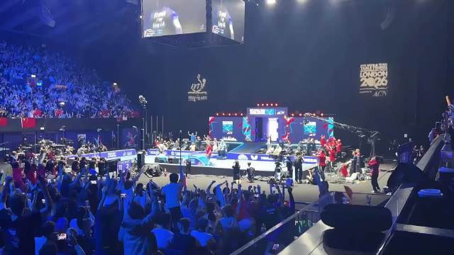 梁靖崑3比8落后连追8分，张本崩溃！ 乒乓球