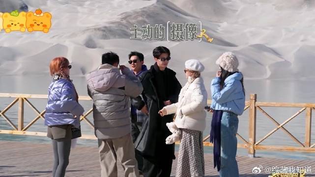 范丞丞别太宠了，要给白鹿拍照被拒绝，一身反骨就要拍