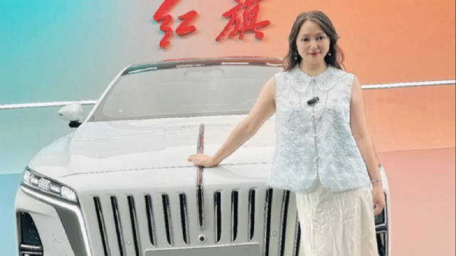 全新红旗H7搭载鸿鹄混动与九章智能平台，主打家商皆宜