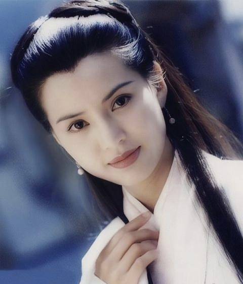 “小龙女”配音演员于小华去世，“TVB腔”为何让人记忆深刻？｜文化观察