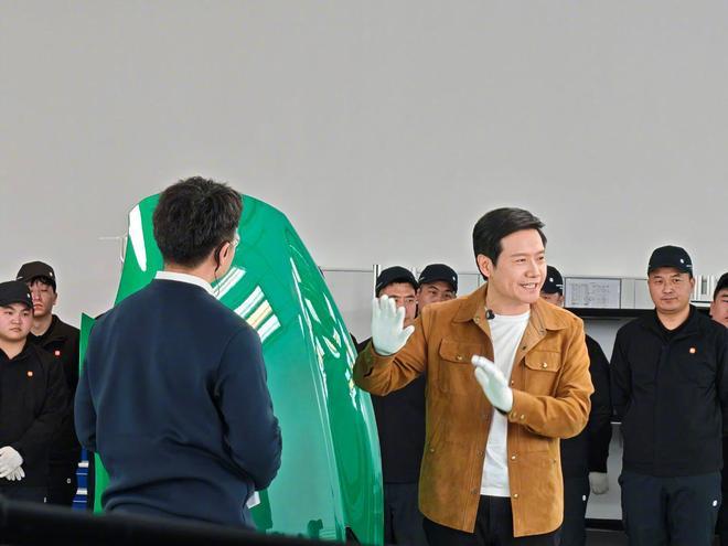 不止新款SU7!小米两款增程SUV今年发,理想、问界如何接招?
