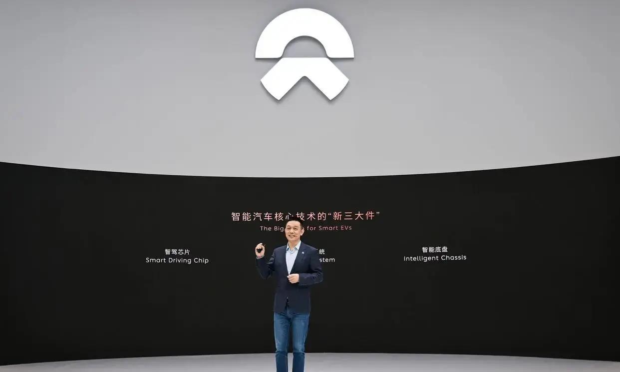 李斌硬怼网友:蔚来萤火虫坚决不推新车，用户共创的硬核方盒子真要黄了?_车行万象