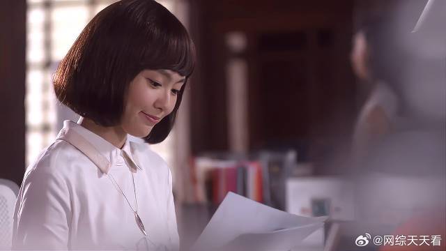 何以琛就是找借口，想跟赵默笙打电话，还非要端着