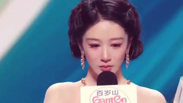 白玉兰奖上，朱梦瑶一句玩笑话，把丈夫李雪导演送上热搜…