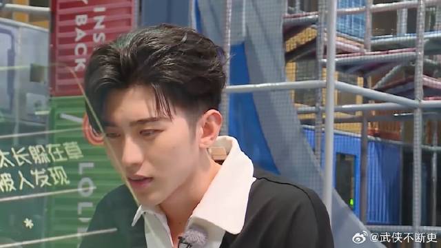 蔡徐坤太厉害了，一顿分析猜出杨颖是坏人，直接恍然大悟