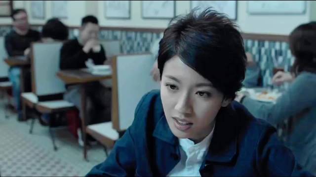 美女到处寻找鬼魂，却被女鬼上了身！电影解说 经典港片 惊悚恐怖