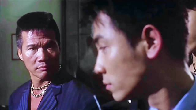 黑帮大佬鸡王日赚百万，却被三个无名之辈几枪干掉了！ 香港电影佳片推荐