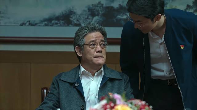 在赵立冬劝说下，高启强与蒋天放下恩怨，设计支开督导组
