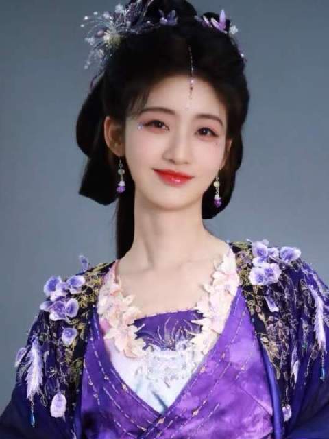 双生姐妹的张力拉满！…