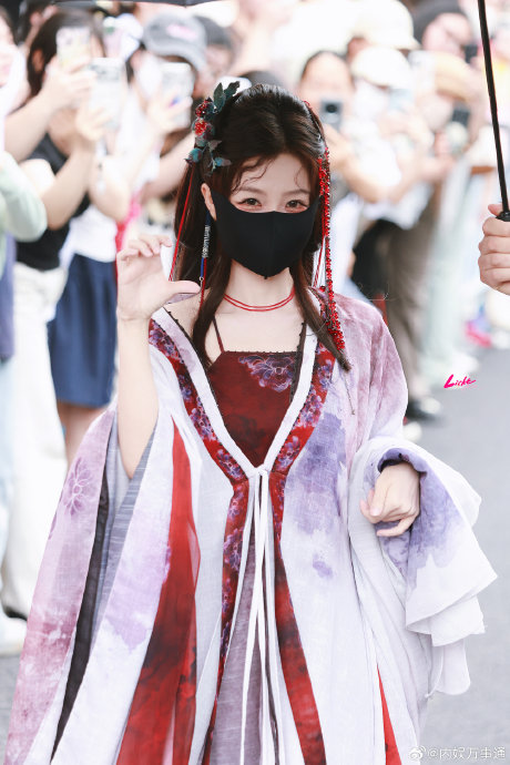 《念相思》其他角色的妆造也是古早风吗？