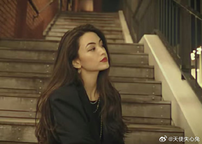 吴建豪和荒卷绘美是什么时候在一起的？