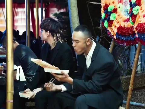 金毛：我和陈桂林吃过饭 每次看阮经天的盒饭，让我流口水， 周处除三害