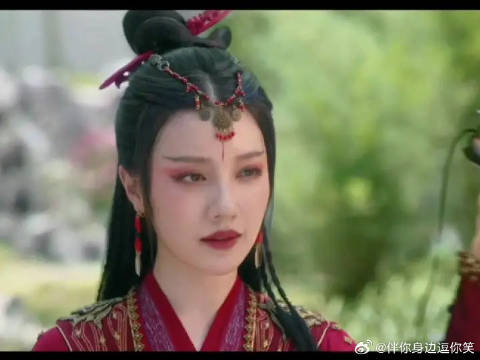 那你们说说，她俩谁更美？