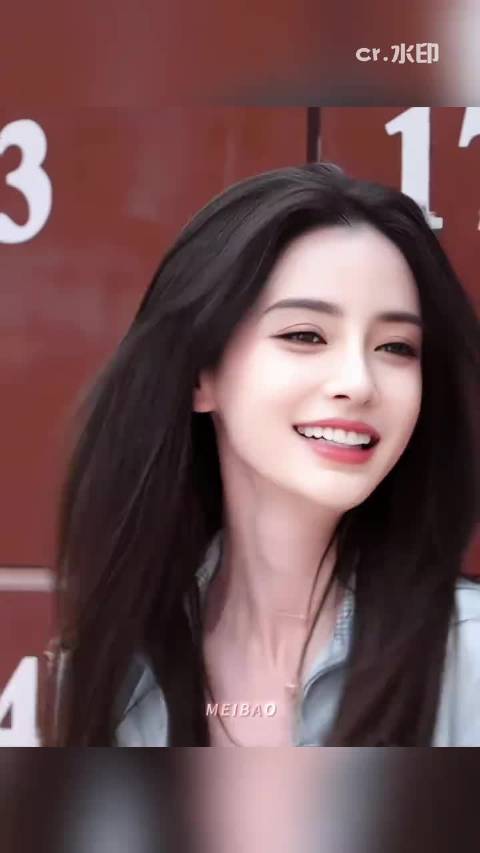 Angelababy白纸签名回馈粉丝