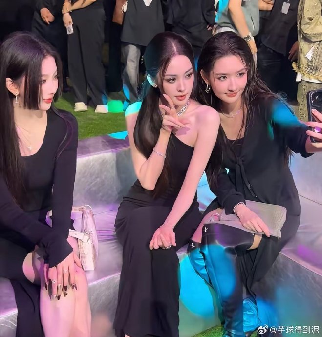 娜扎线下生图杀疯！8亿热搜好评超99%