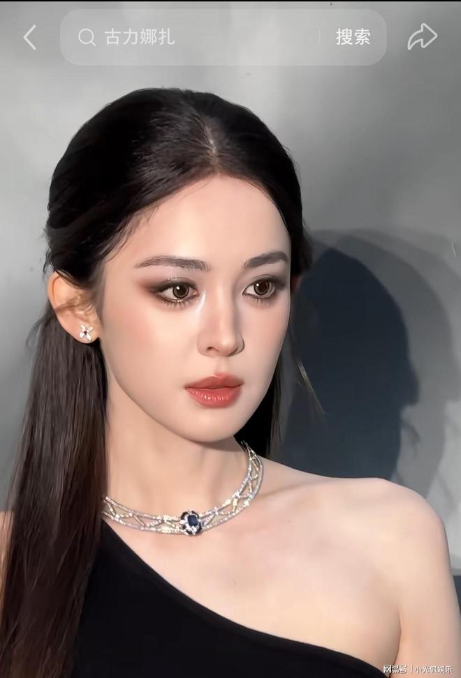 看了古力娜扎当年的综艺采访，真的被她年少的勇敢打动了
