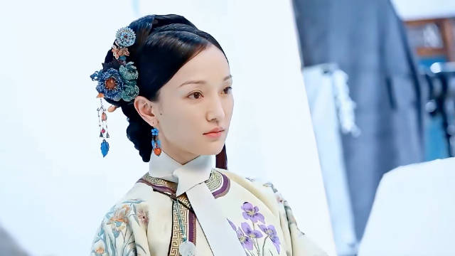 人淡如菊的穿搭:大如认为的VS设计师推荐的