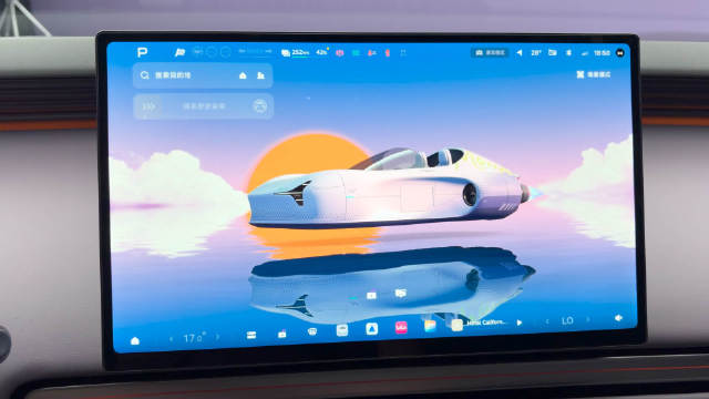 小鹏MONA L03推出ROAM选装套件，含黑化车标与飞行器车模