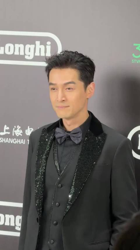 胡歌《生命树》再陪跑，同剧组杨紫李雪斩获大奖