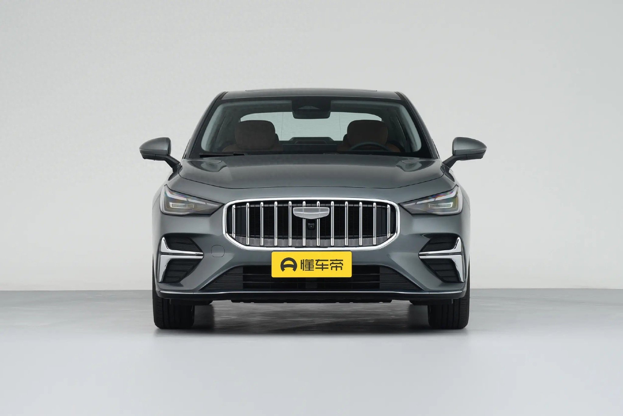 新上市的车——帝豪 2027款 i-HEV智擎混动 1.5L 登峰版有什么亮点?_懂车车手