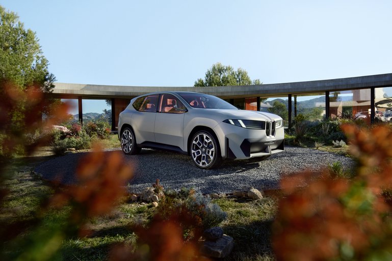 宝马新世代首款量产车型BMW iX3将于9月5日全球首发，中国专属版车型年内推出，续航突破900公里