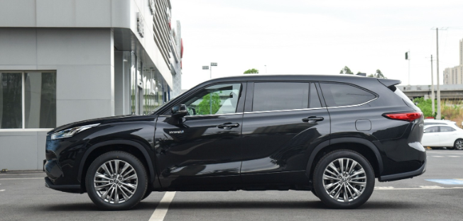 三款老牌七座 SUV 全面对比:途昂 Pro、汉兰达、皇冠陆放
