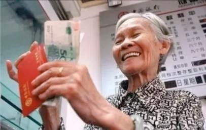 2022年山东农民60岁每月领多少钱？