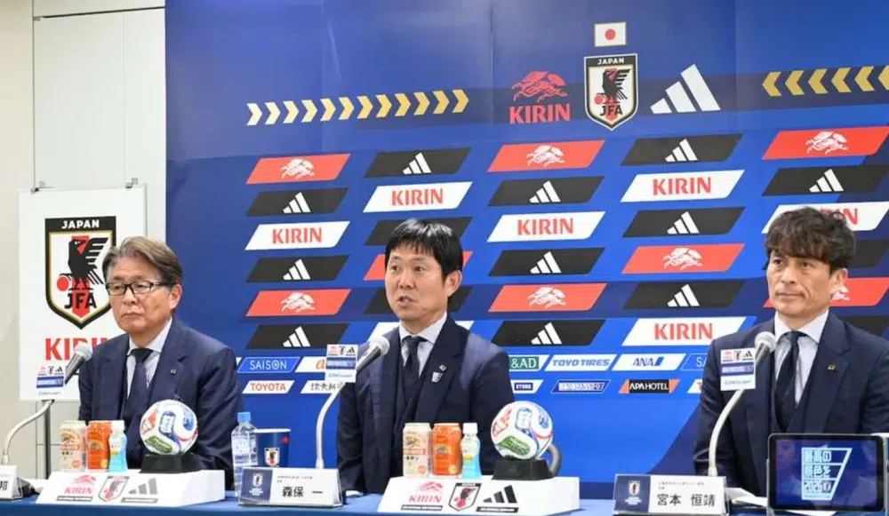 当被问到“本田圭佑自荐执教日本队”时，森保一露出了姨母般笑容
